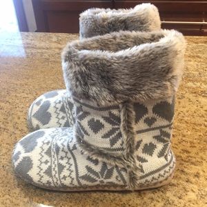 Mudd Women’s Slipper Boots